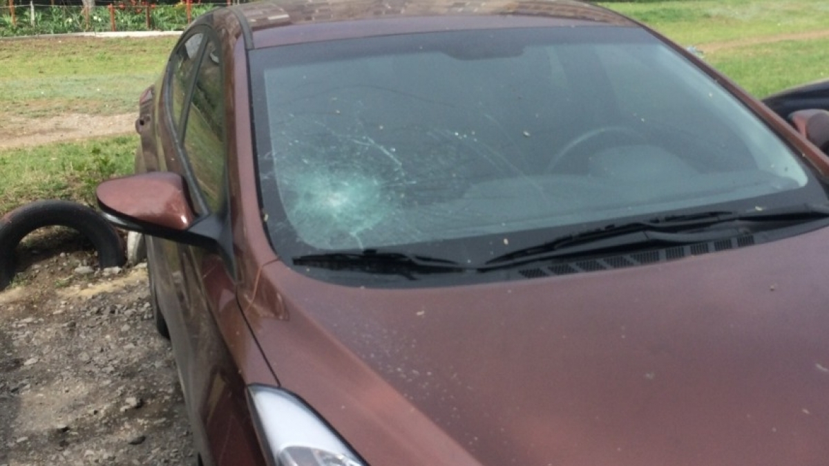 В Терновке мужчина разбил более 20 автомобилей