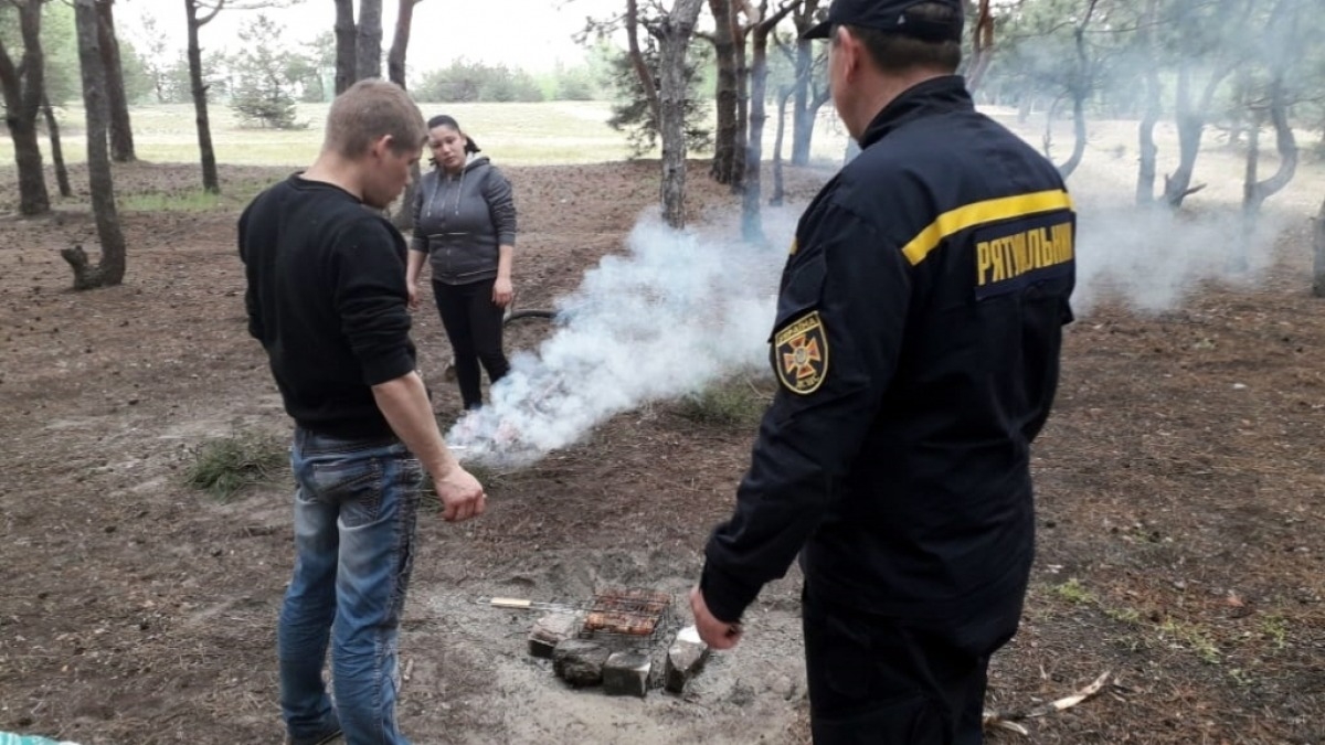 В Павлограде спасатели вместе с представителями лесхоза отправились в рейд