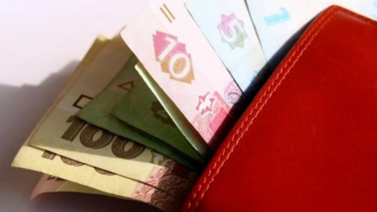 Средняя зарплата в Украине в марте в 2,5 раза превысила минимальную