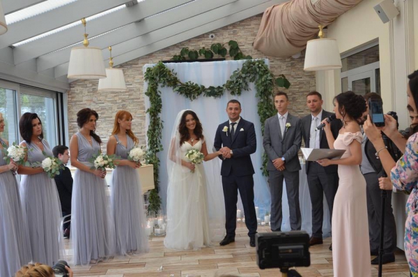 Екс-кандидат в мэры Павлограда женился на певице Наталке Карпе