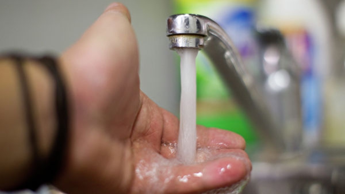 Водоканалы требуют поднять тариф на 20% или воду будут подавать почасово