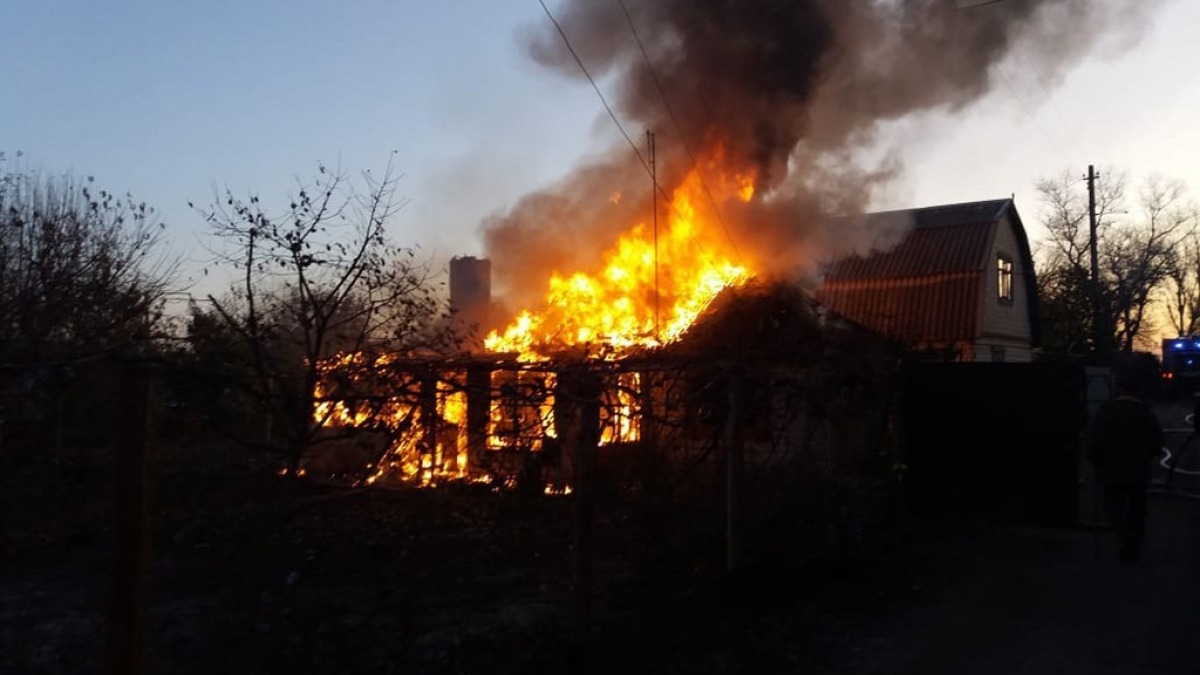 Сегодня утром в Павлограде выгорел дачный дом