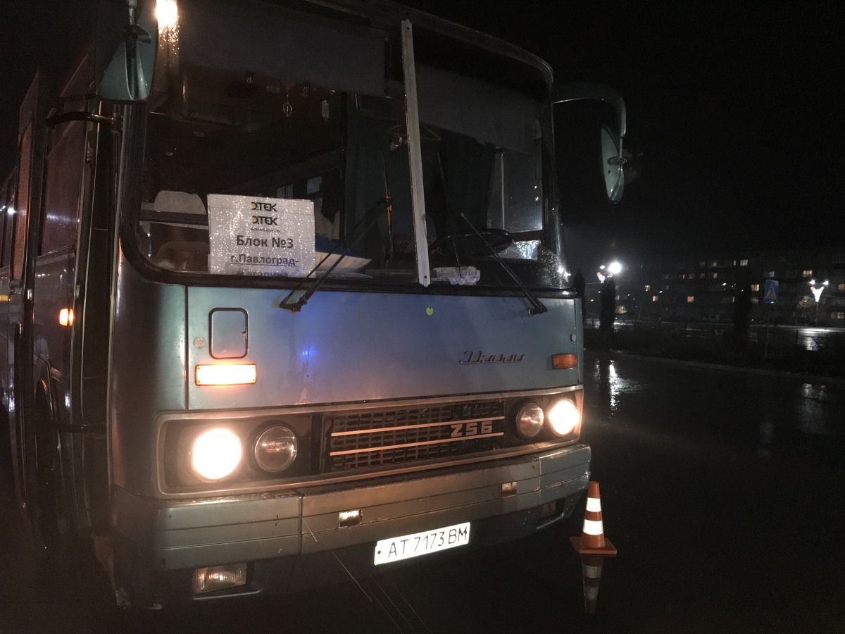 В Терновке шахтерский автобус ДТЭКа сбил девушку 