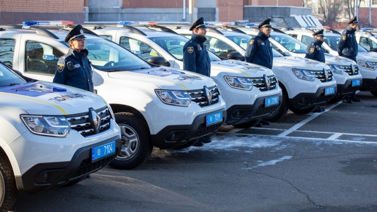 На Днепропетровщине вручили служебные автомобили 31 полицейскому офицеру общины