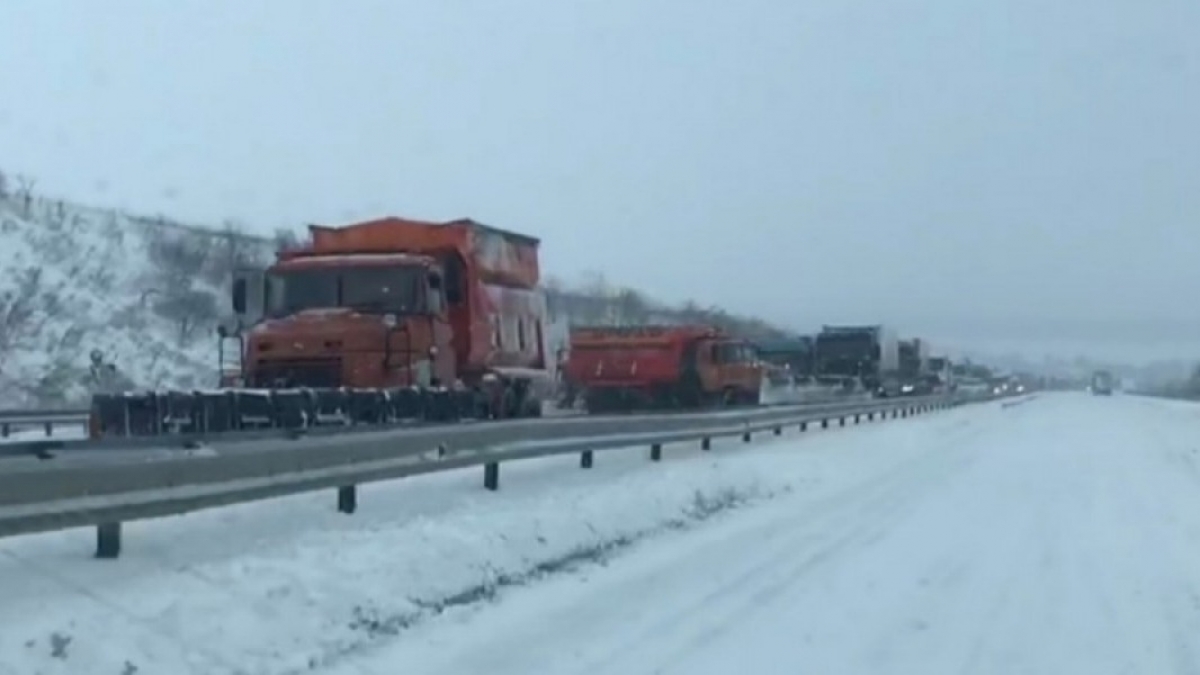 В Западной Украине ограничили движение транспорта из-за надвигающегося снегопада