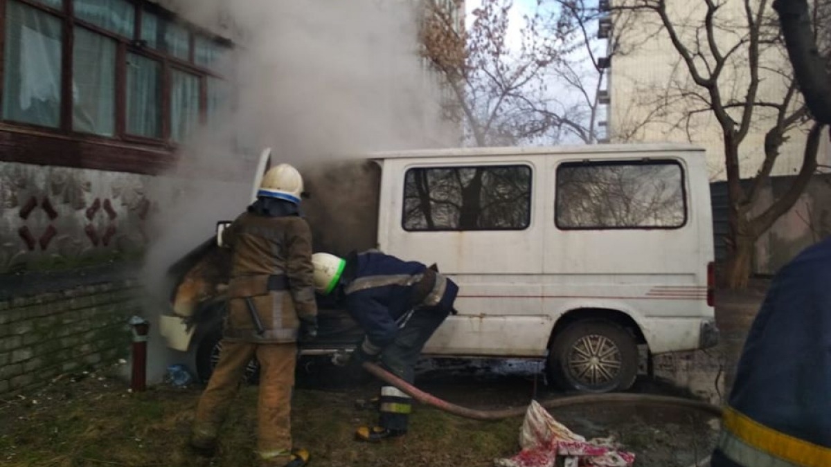 В Павлограде сегодня горел микроавтобус