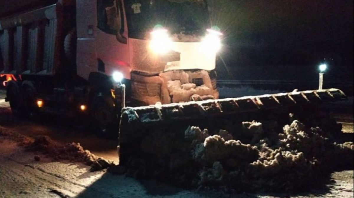 Из-за непогоды в области начали ограничивать движение транспорта