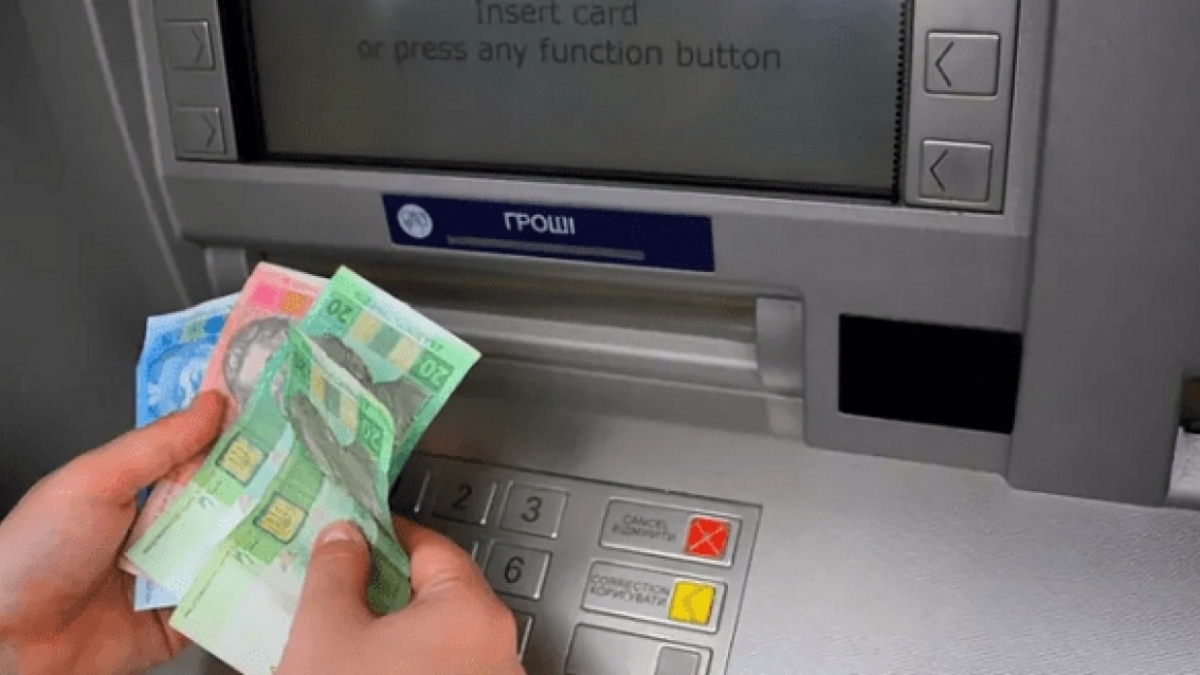 Банки обязали заранее информировать об увеличении или уменьшении кредитного лимита на карте