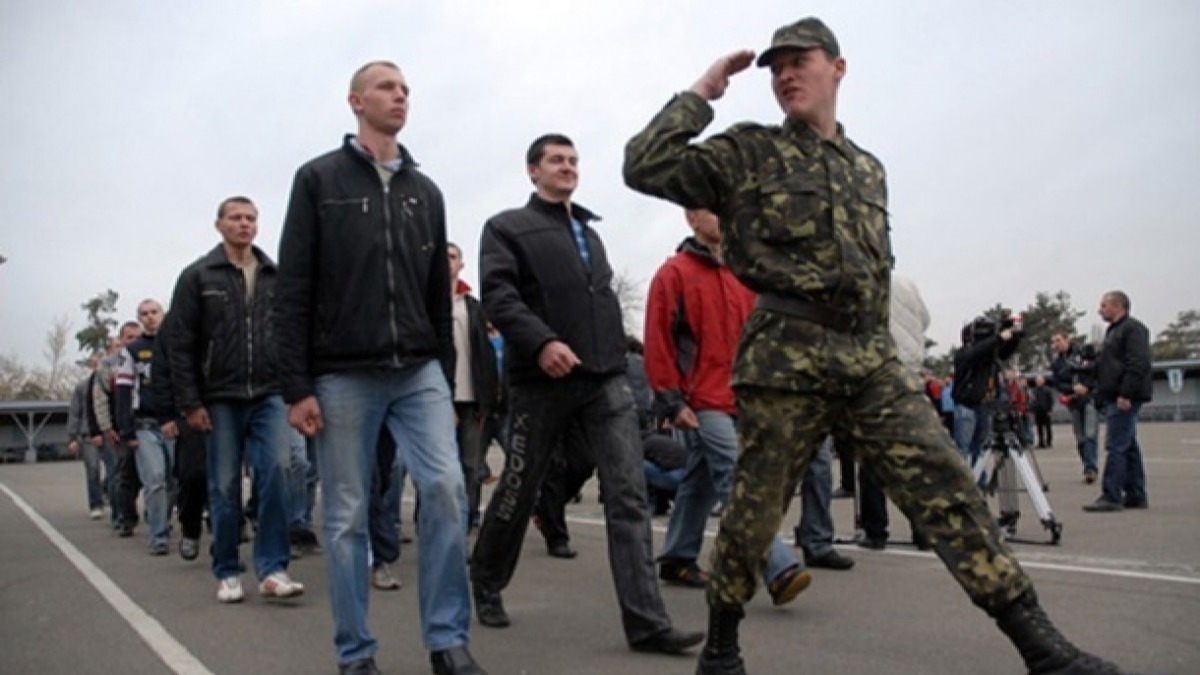 В Украине стартовал осенний призыв в армию - 1265 человек заберут из Днепропетровской области