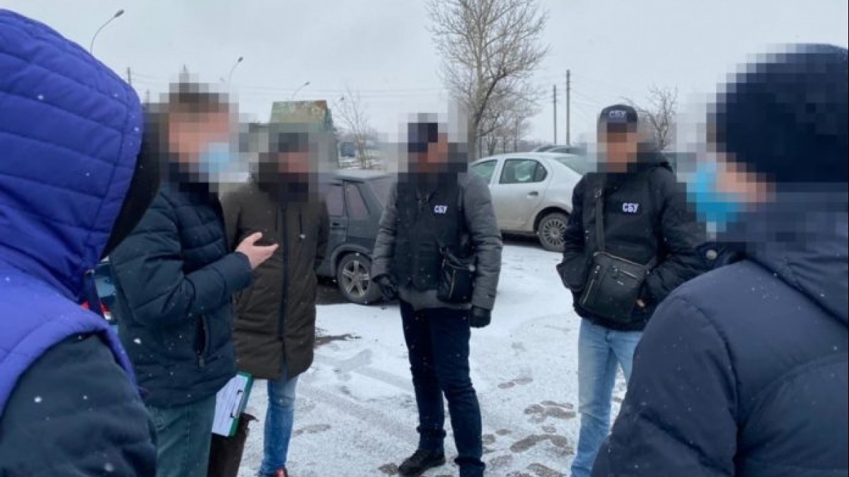 В Терновке сотрудница суда предлагала за взятку избежать наказания