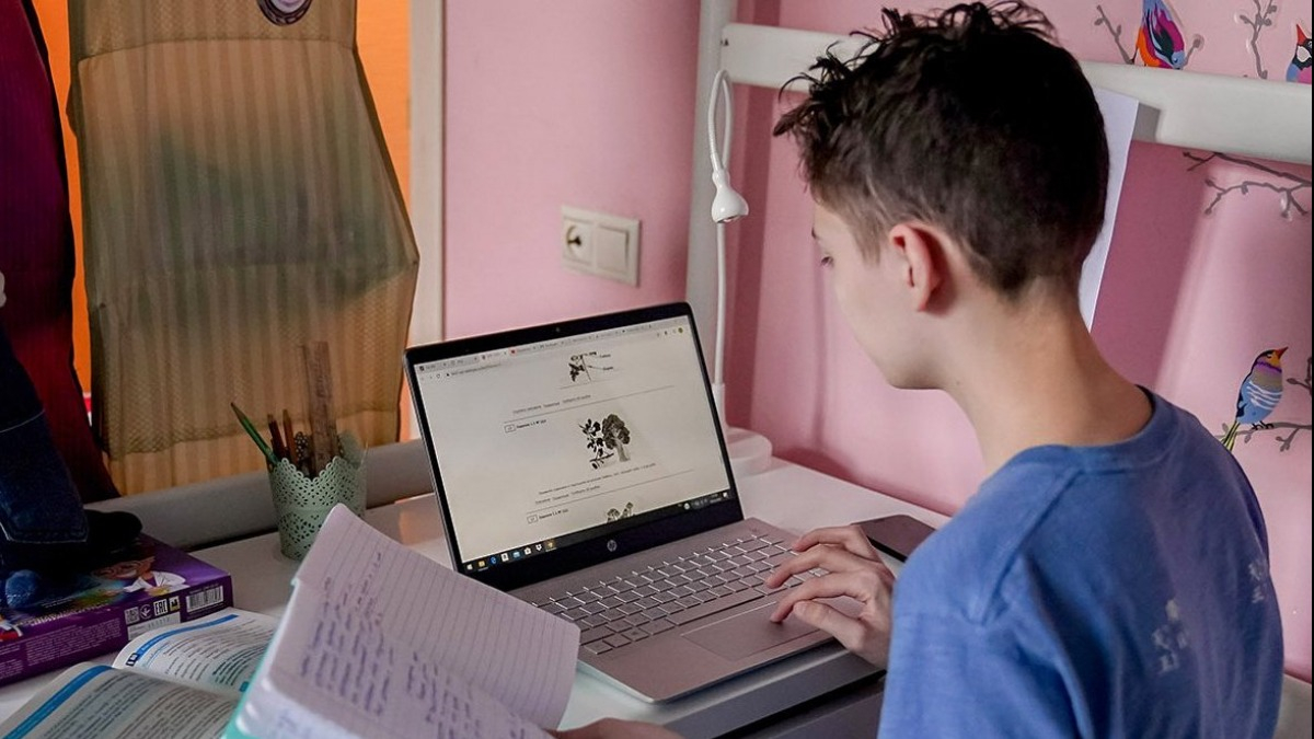 В Терновке школьники переходят на дистанционное обучение