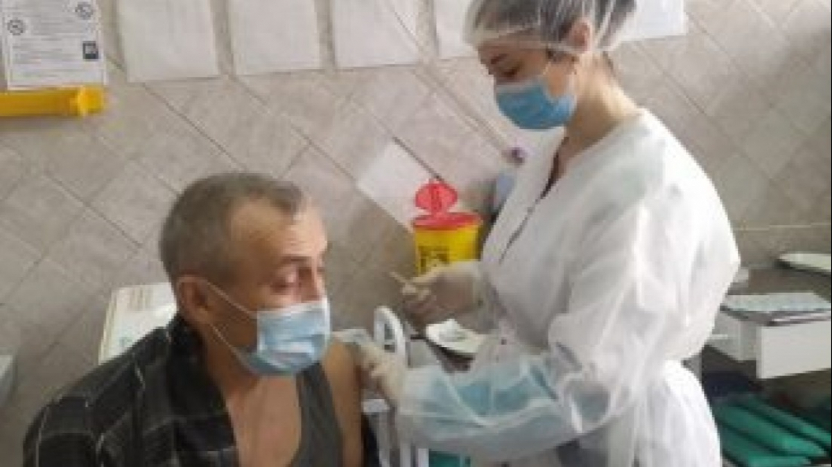 В Терновке продолжается вакцинация от коронавируса