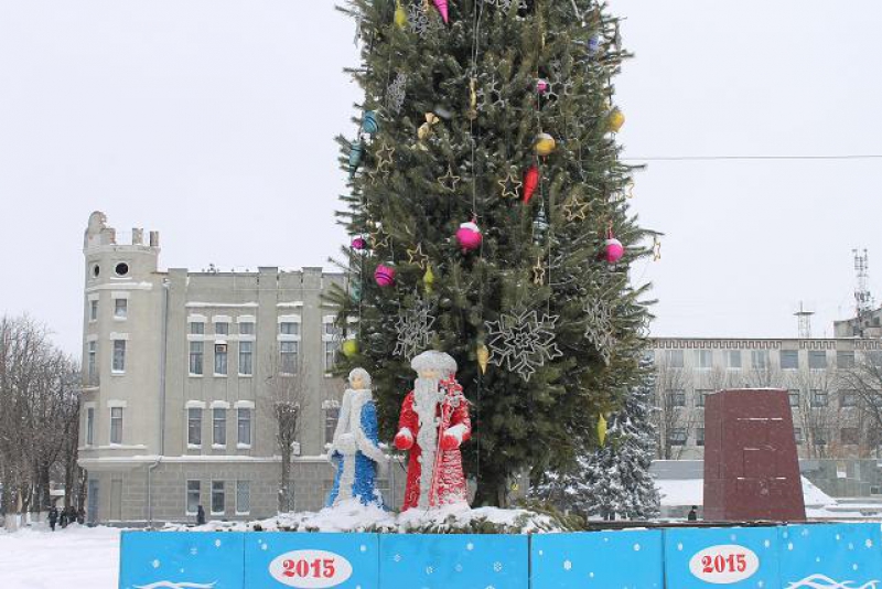 В центре Павлограда установят старую новогоднюю елку