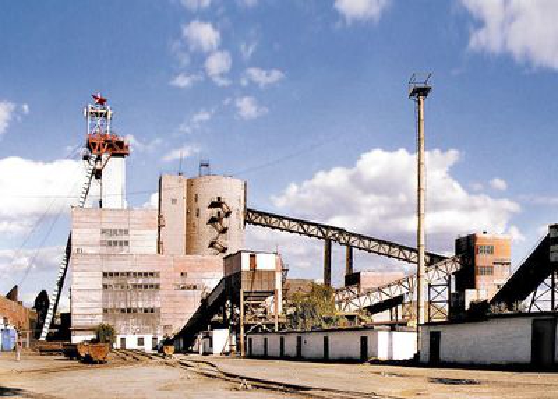 На шахте им. Сташкова травмировались два горняка