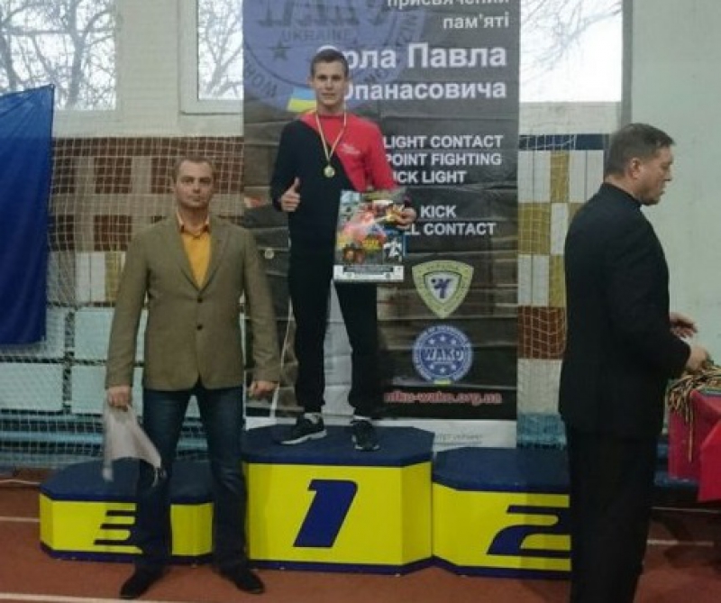Павлоградский кикбоксер завоевал золотые медали Всеукраинского турнира