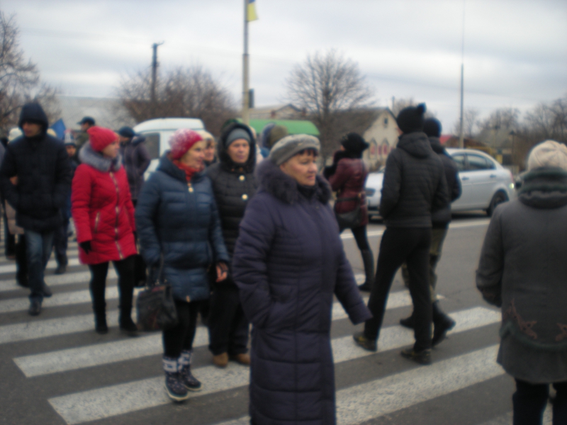 Три десятка человек на 3 минуты перекрыли в Павлограде международную трассу
