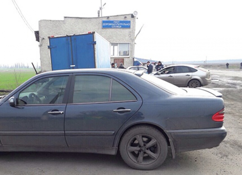 Под Першотравенском правоохранители остановили авто, находящееся в розыске