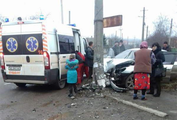 На дорогах Днепропетровщины погибло 3 человека и 12 травмированы