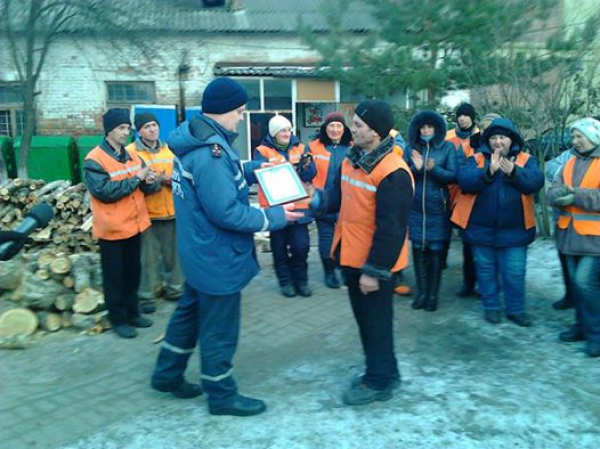 Самоотверженный поступок: работник соцсферы спас тонущих детей