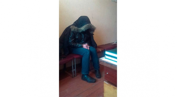 Неработающий павлоградец угрожая ножом отбирал телефоны