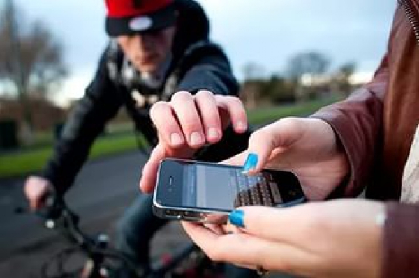 Избили и ограбили. В центральном парке Павлограда напали на прохожего