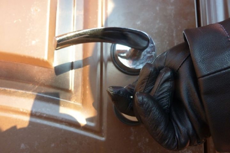 В Терновке воры грабят квартиры и металлические ограждения