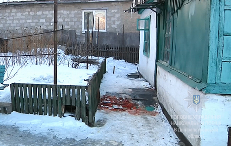 На похоронах соседка перерезала горло вдове