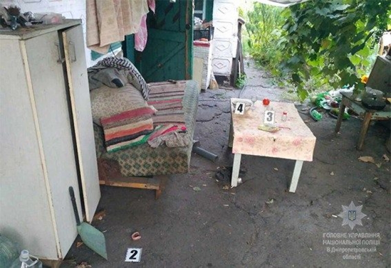 В Павлограде мужчина зарезал своего товарища 