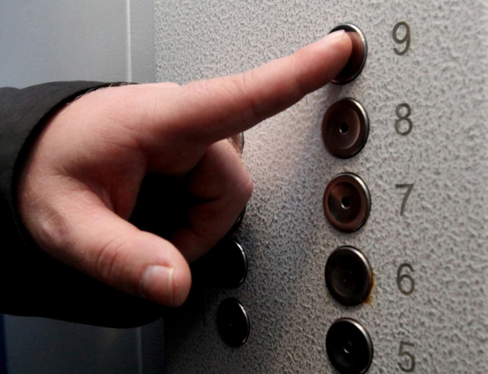 Шестеро людей застряли в лифте в Павлограде