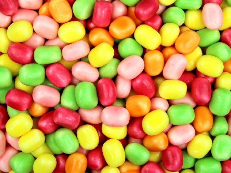 Родителей школьников призывают к бдительности: детям могут предложить земляничный наркотик 