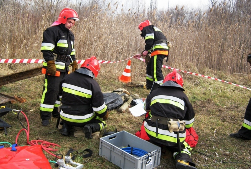 На Павлоградском химзаводе спасатели тушили пожар 