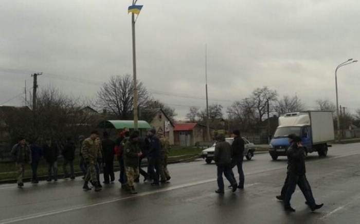 В Павлограде люди перекрыли международную трассу, отстаивая водозабор.