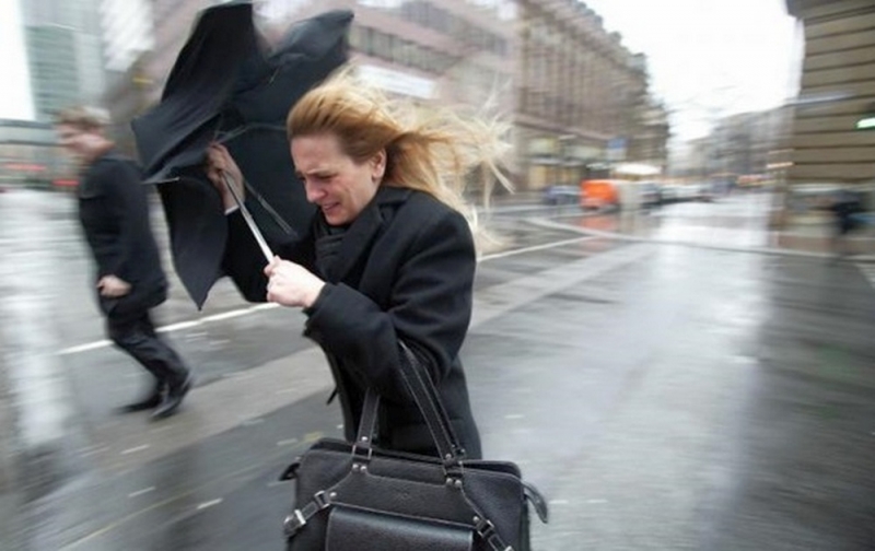 На Днепропетровщине из-за непогоды 3 населенных пункта остаются без света 