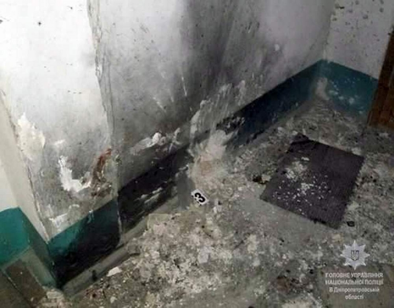 В Днепре четверых полицейских подорвали на гранате 