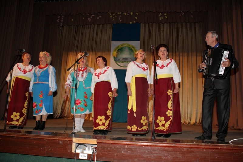 С Днем работников культуры и аматоров народного искусства