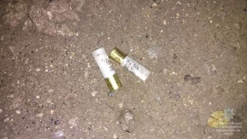 Пили спокойно кофе, а их расстреляли: в Днепре неизвестный открыл стрельбу из винтовки