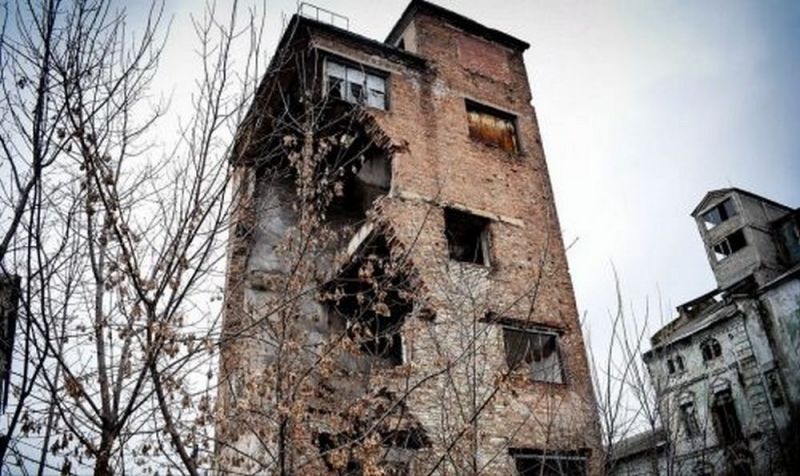 Павлоградцев предупреждают о том, что на них может упасть здание