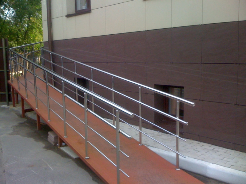 Предпринимателей Павлограда просят свои сооружения сделать доступными для маломобильных горожан