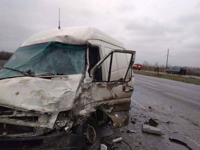 Массовое ДТП с пострадавшими: под Павлоградом гололедица сделала свое дело