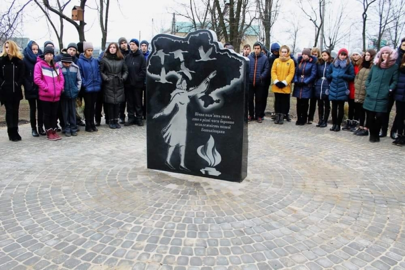 В Павлограде открыли аллею памяти погибших бойцов