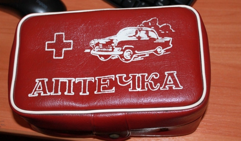 Ни зеленки, ни таблеток: в Украине обновят состав автомобильных аптечек