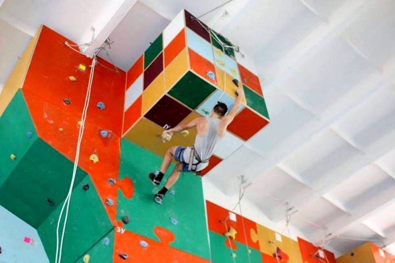 В Павлограде прошли соревнования по семейному скалолазанию (ФОТОРЕПОРТАЖ)