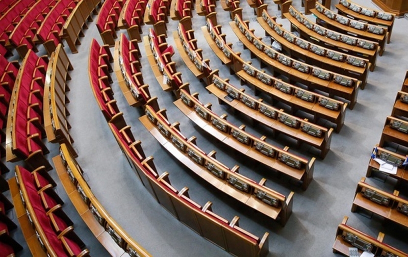 Рада закрылась до конца февраля: депутаты пошли в народ