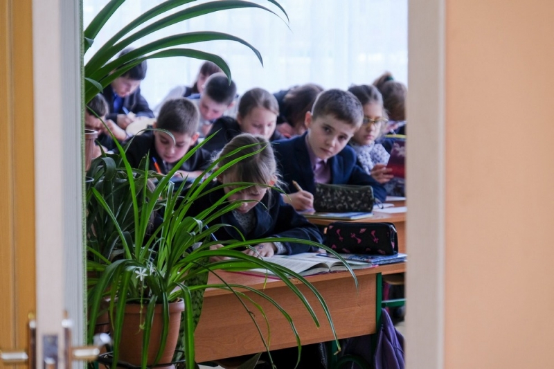 Школьникам Днепропетровщины продолжили каникулы из-за простуды