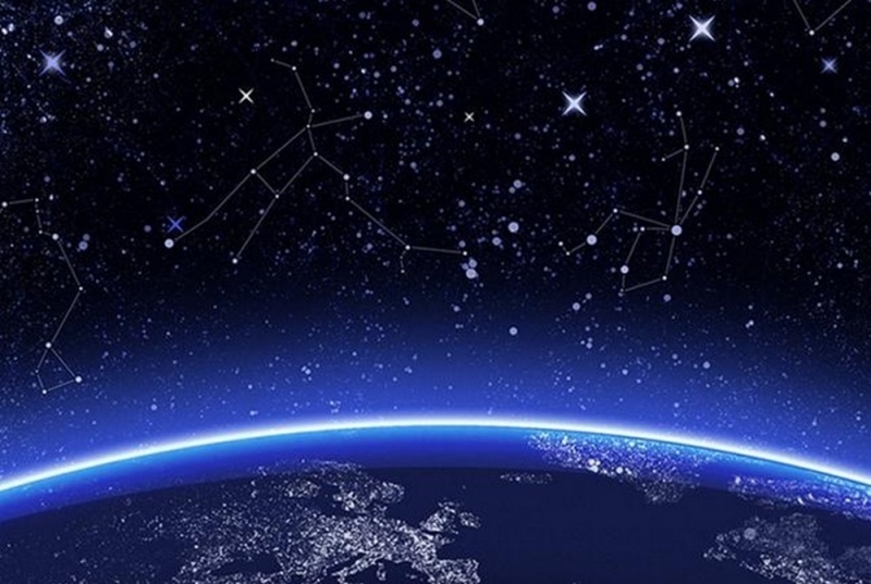 Львам нужно бояться старушек, а Близнецы могут часто менять решение: гороскоп на 16 февраля для всех