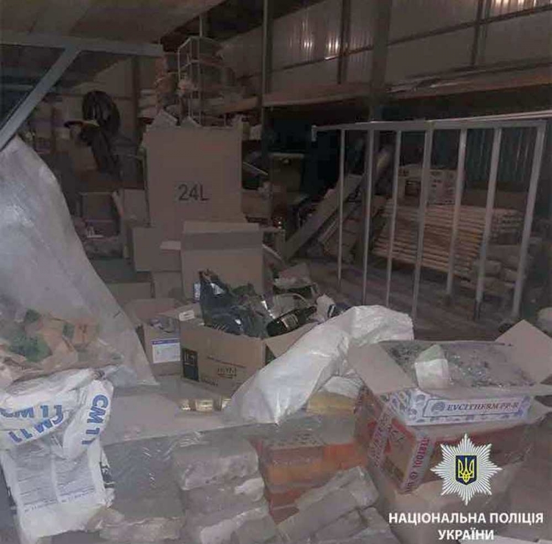 В Юрьевке задержали несовершеннолетнего парня, который украл товары со склада