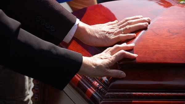 В Павлограде чиновники продавали разрешения на захоронение