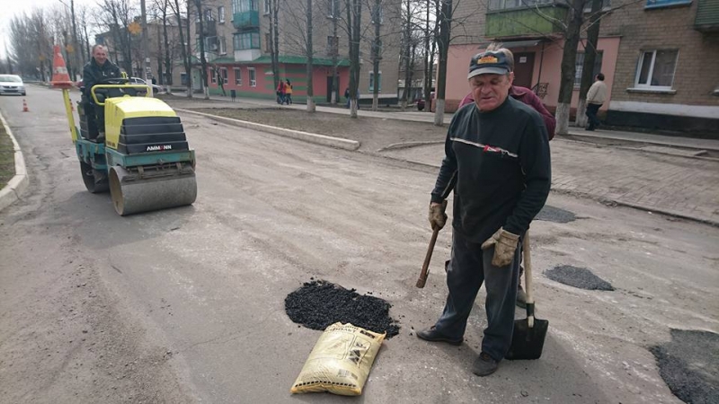 Терновку начали закатывать в асфальт