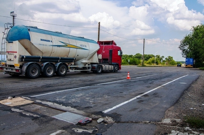 На дорогах собираются ограничить движение грузовиков