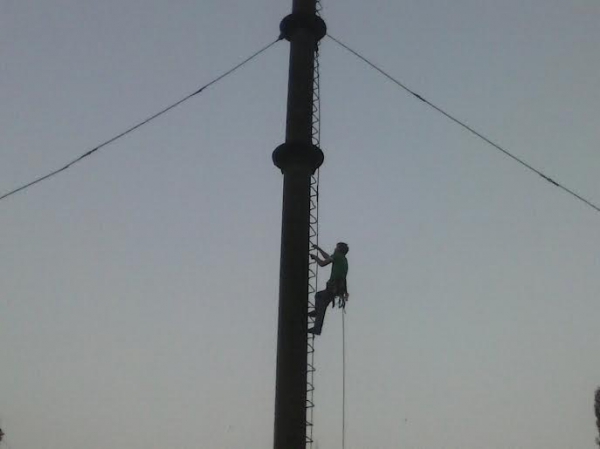 Пьяный павлоградец залез на 25-метровую трубу котельной